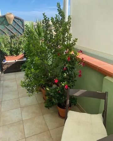 Livart 招待所 卡利亚里